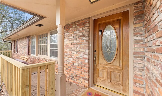 Photo - 388 Tall Oaks Dr NE House