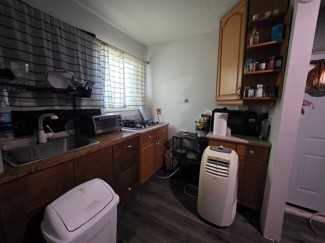Foto del edificio - 635 Hillcrest Ln