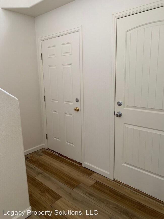 Building Photo - 3 br, 2.5 bath House - 6617 Horse Soldier Rd.