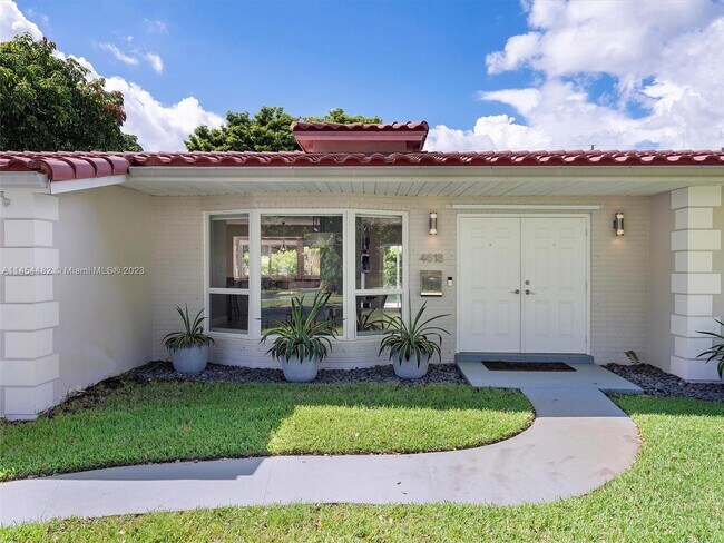 Building Photo - 4618 Van Buren St