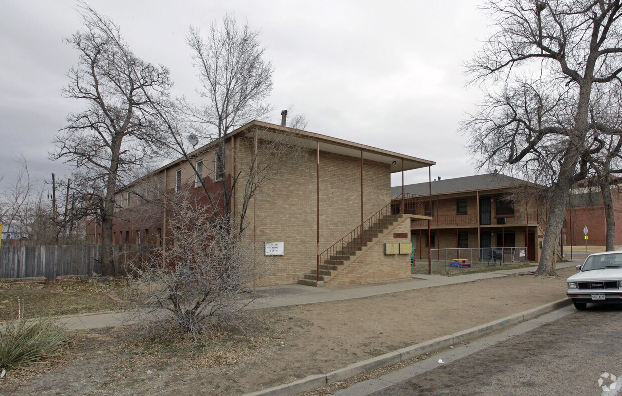 Building Photo - 1103 7th St