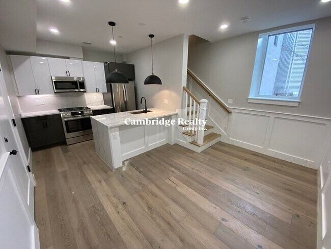 Building Photo - 300 Somerville Ave