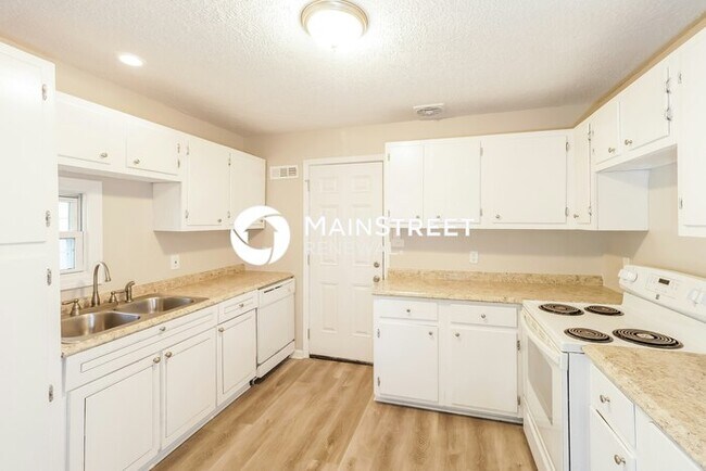 Foto del edificio - 4 Bedroom Pet-Friendly Home in Kansas City...