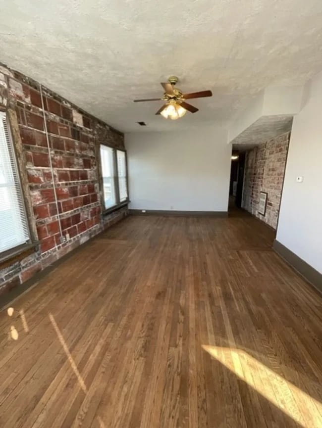 Building Photo - 605 S 31st St