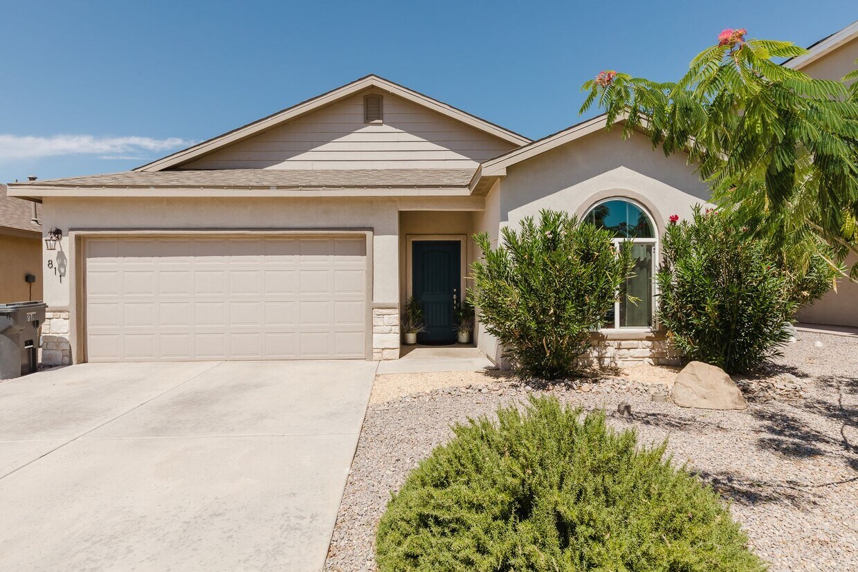 Foto principal - Meticulously Clean 3 bedroom 2 bathroom Home