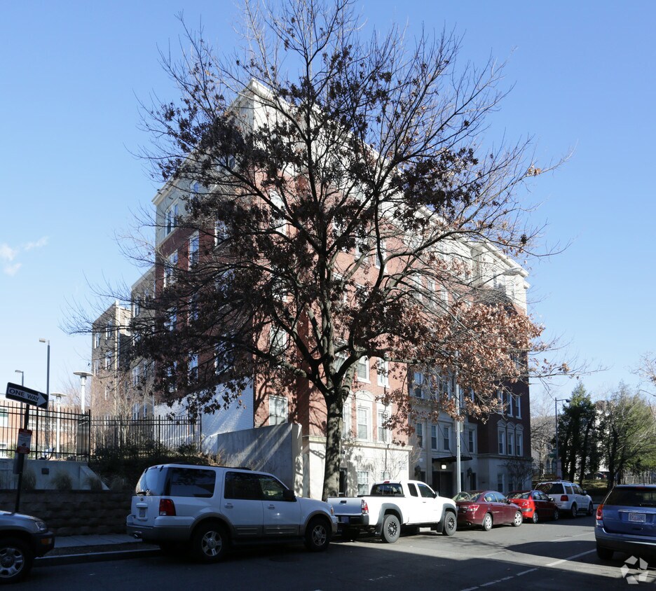 The Ritz Apartments in Washington, DC
