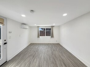 Building Photo - 8348 Ivory Coast Dr