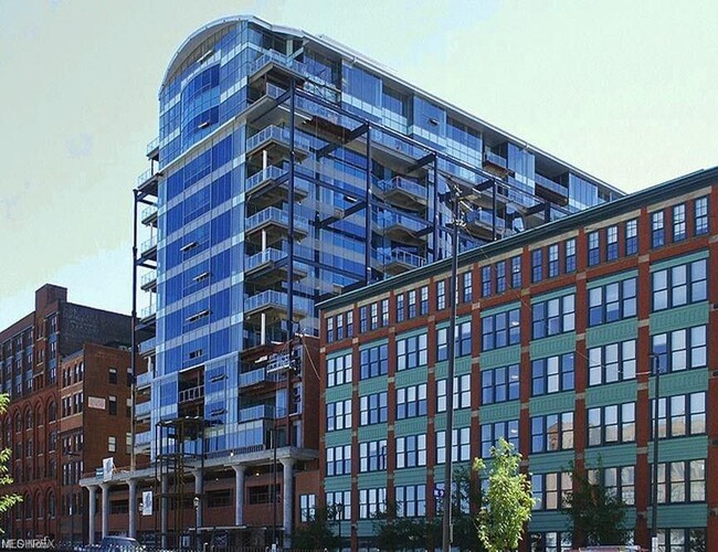 Foto del edificio - 701 W Lakeside Ave