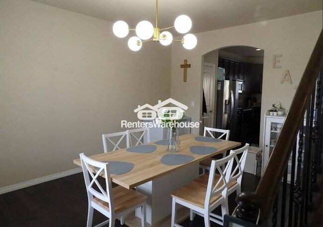 Foto del edificio - Spacious 4 Bed 3 Bath home in Stingray Park