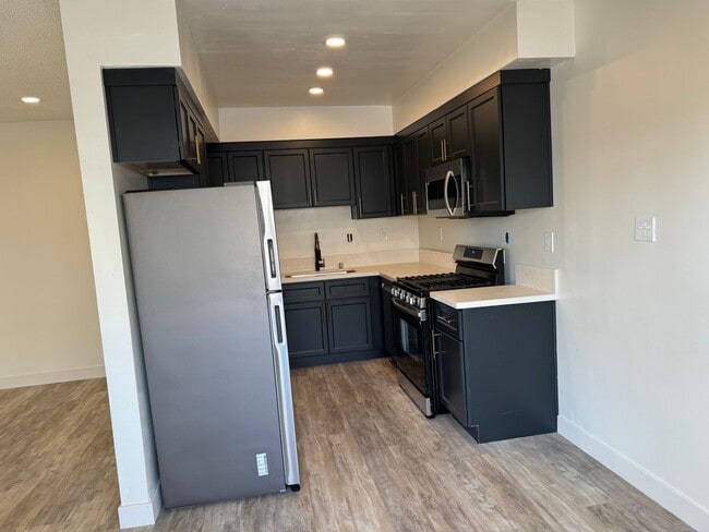 Foto del edificio - 3510 Clarington Ave