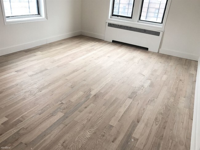 Foto del edificio - 33 Linden Blvd
