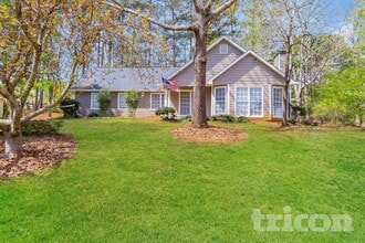 Building Photo - 2616 Laurel Woods Ln SE