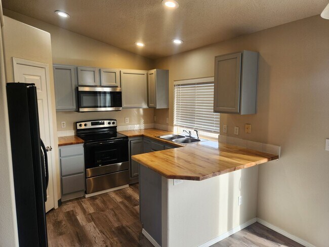 Foto del edificio - 5513 Aspenwood Ave