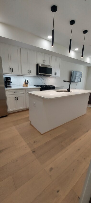 Foto principal - 808 12th St NE