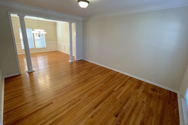 Foto del edificio - 1060 Victoria Blake Ln