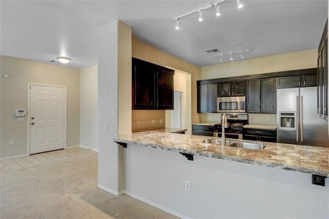 Building Photo - 720 Peachy Canyon Cir