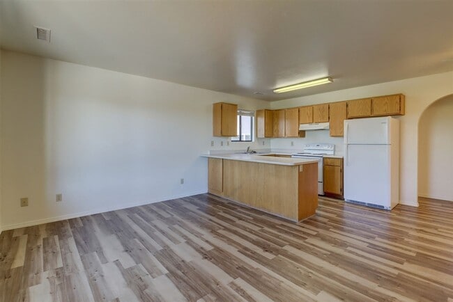 Building Photo - 7100 Roundup Dr