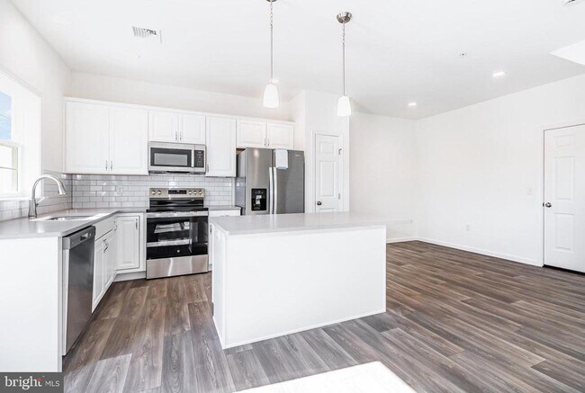 Foto del edificio - 7843 Briarwood Dr