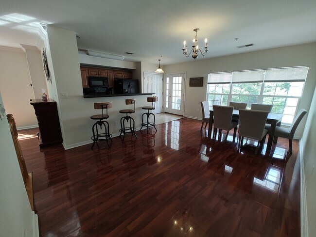 Foto del edificio - 2147 Hideaway Ct
