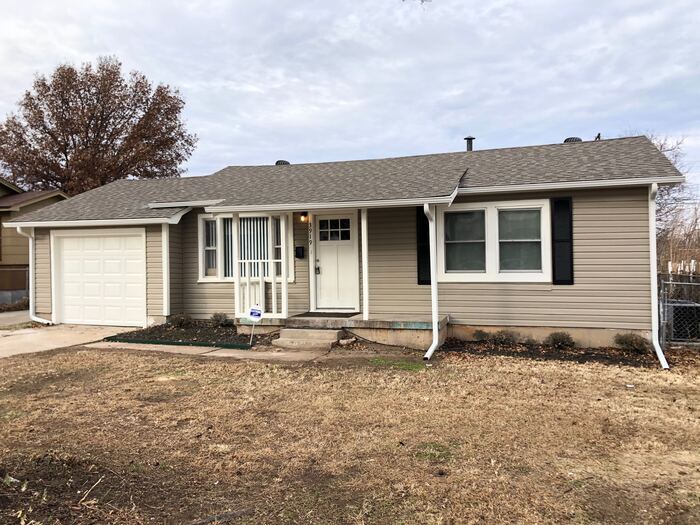Primary Photo - 3919 SE 10th Pl. Del City, OK 73115