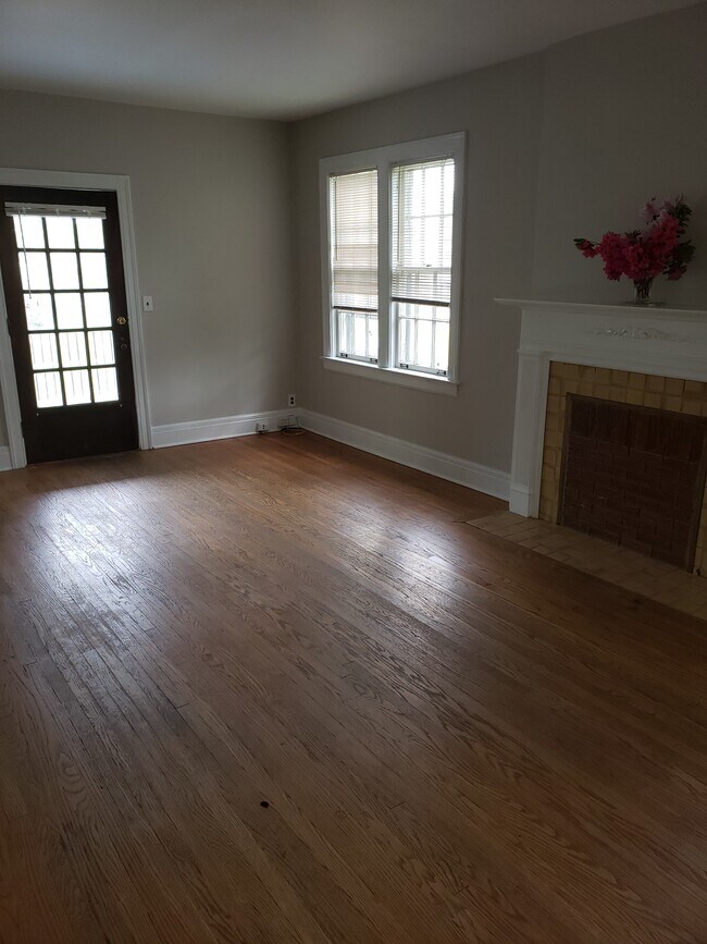 Foto del edificio - 1012 Woodmont Blvd