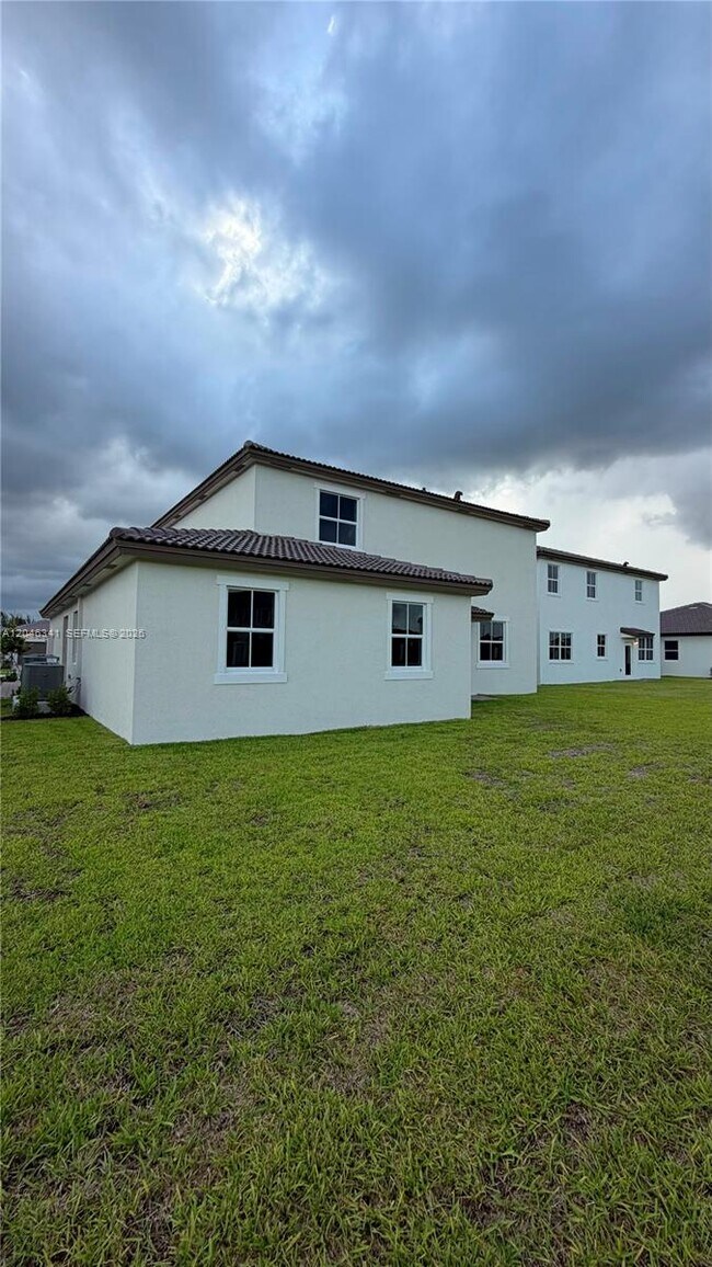 Foto del edificio - 2475 SE 29th Dr