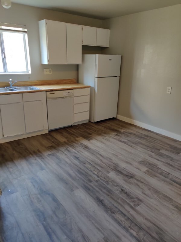 Building Photo - 974 W 600 S
