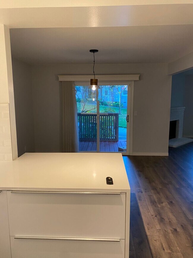 Foto del edificio - 3 Bedroom Pleasant Hill Condo