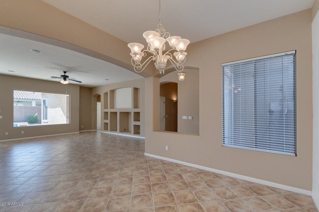 Foto del edificio - 3279 E Bridgeport Pkwy