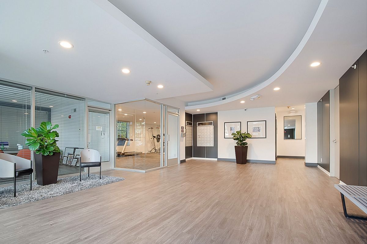 Plaza at Lafayette Apartments in Los Angeles, CA