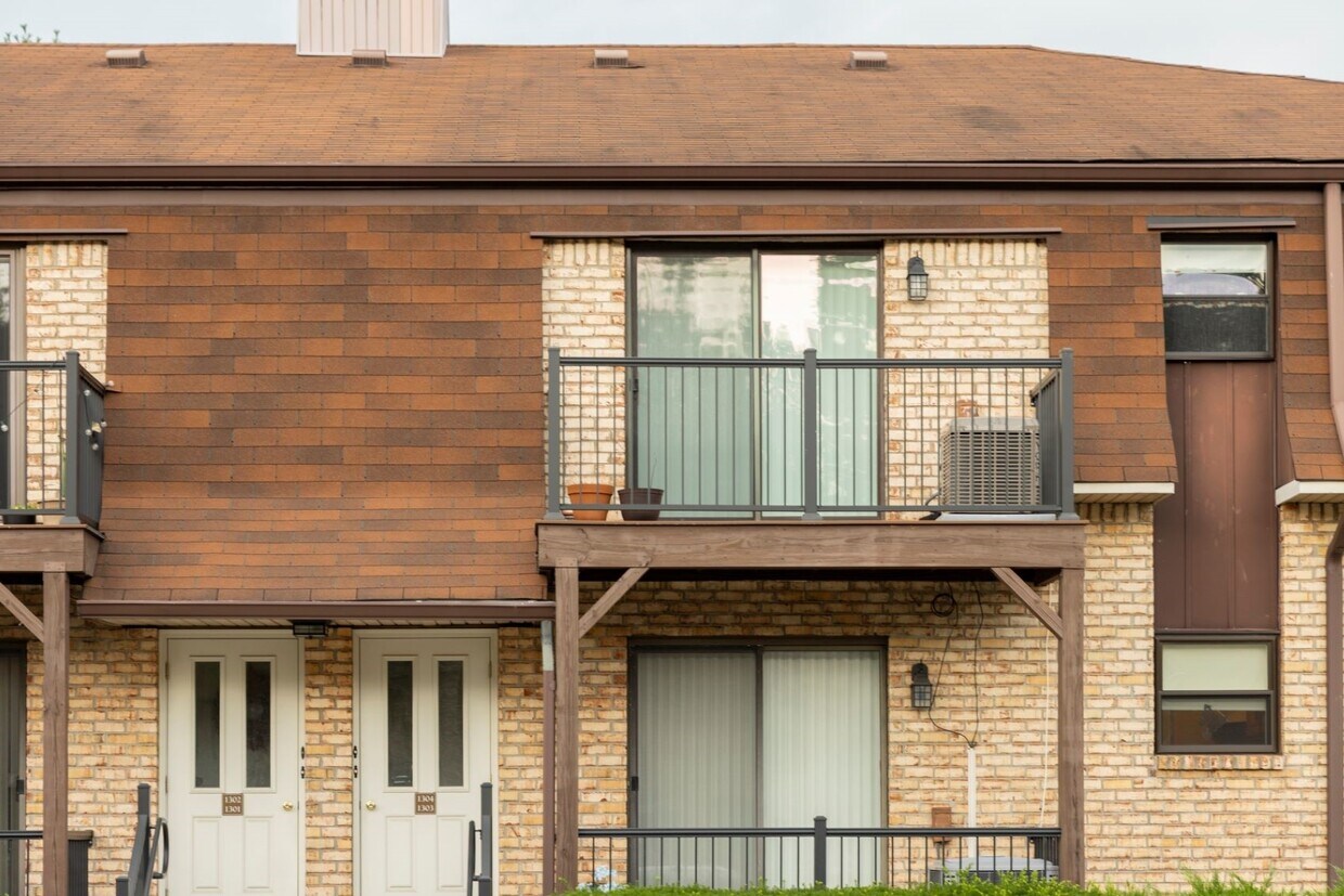 Foto principal - 1304 Normandy Ct