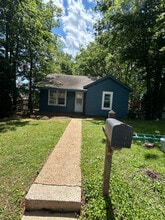 Building Photo - 711 Grandview Ave