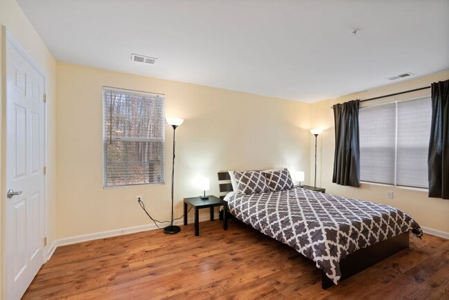 Building Photo - 501 Garrison Woods Dr