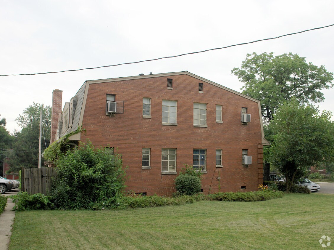 Building Photo - 10-20 E Deshler Ave