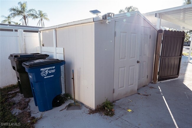 Building Photo - 6671 Fiesta Way