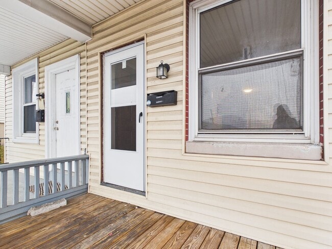 Foto del edificio - 3 Bedroom on Dunkle St.