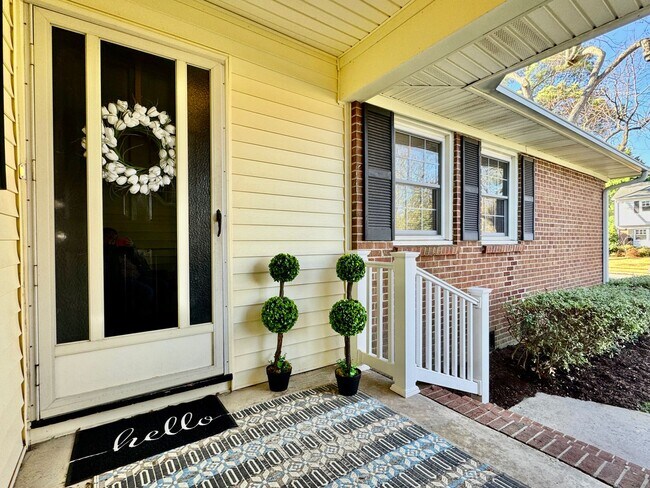 Building Photo - READY NOW!! 4-Bedroom Ranch w/Two Master S...