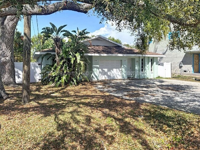 Foto del edificio - 10597 101st Ave