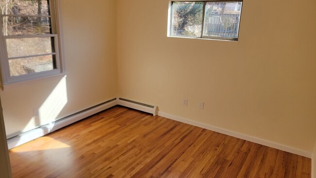 Building Photo - 139 Platt St