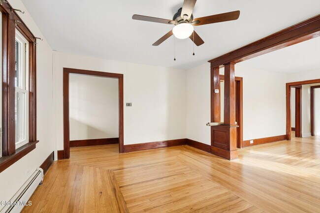 Foto del edificio - 16 Berkley Ave