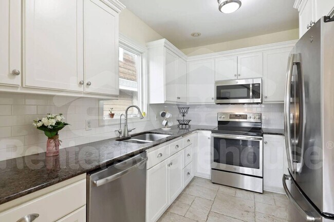 Foto del edificio - 605 Park Ln