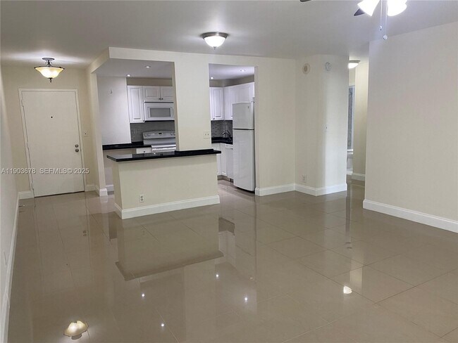 Building Photo - 1625 SE 10th Ave