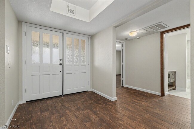 Building Photo - 6908 Kinkenon Dr