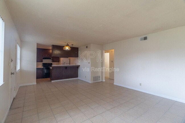 Foto del edificio - 1227 Pinetree Dr