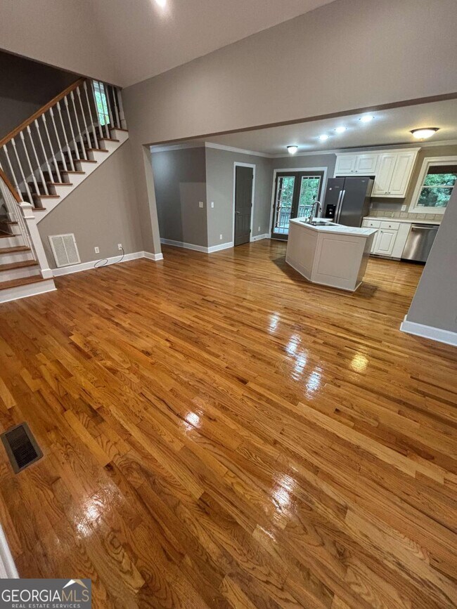 Building Photo - 2012 S Milledge Ave