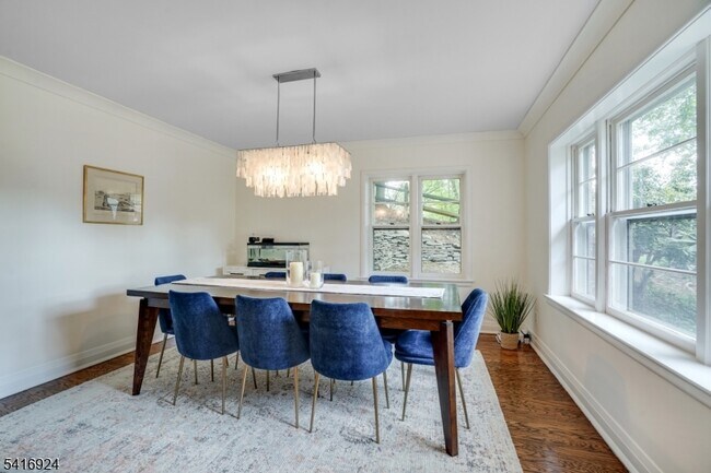 Foto del edificio - 304 Forest Dr S