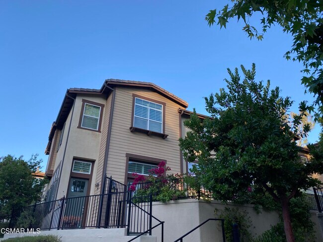 Foto del edificio - 730 Tennis Club Ln