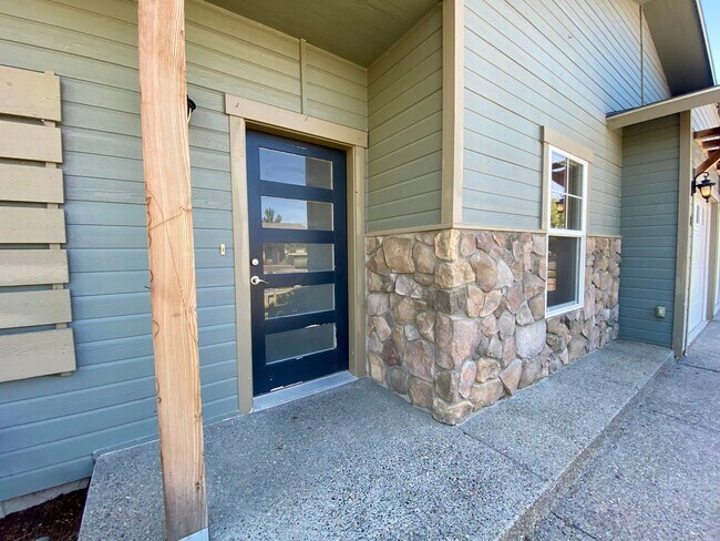 Foto del edificio - Beautiful Zillah Lakes Home