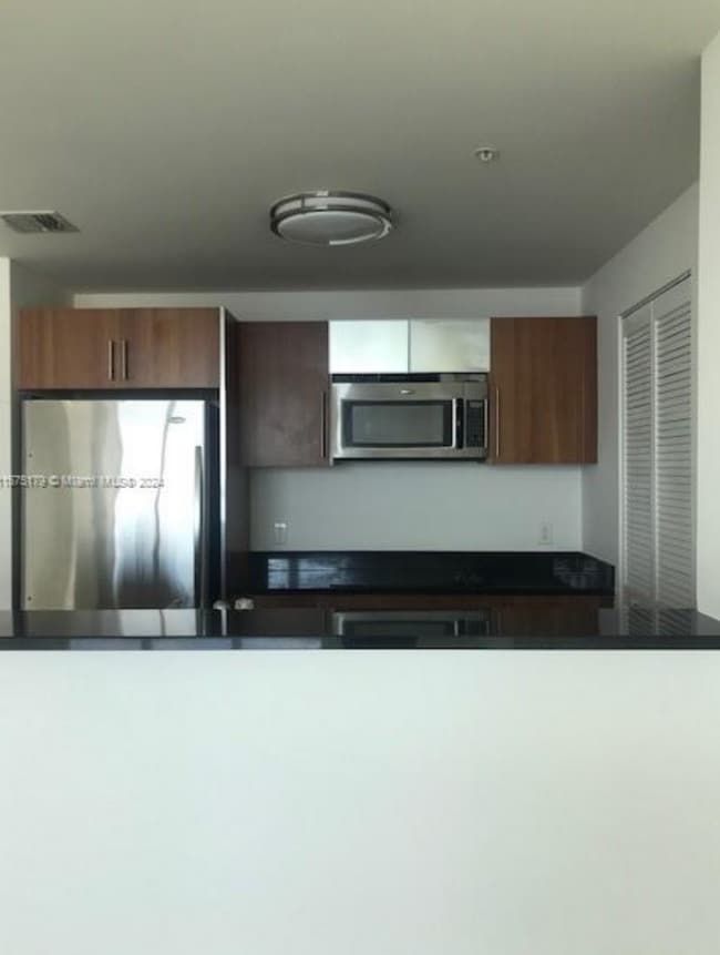 Foto del edificio - Stunning 2Bed/ 2Bath residence for rent at...