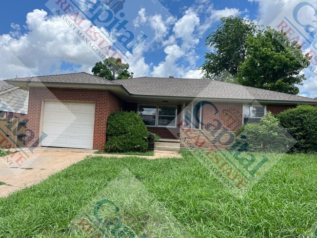 Building Photo - Charming 3 Bedroom
